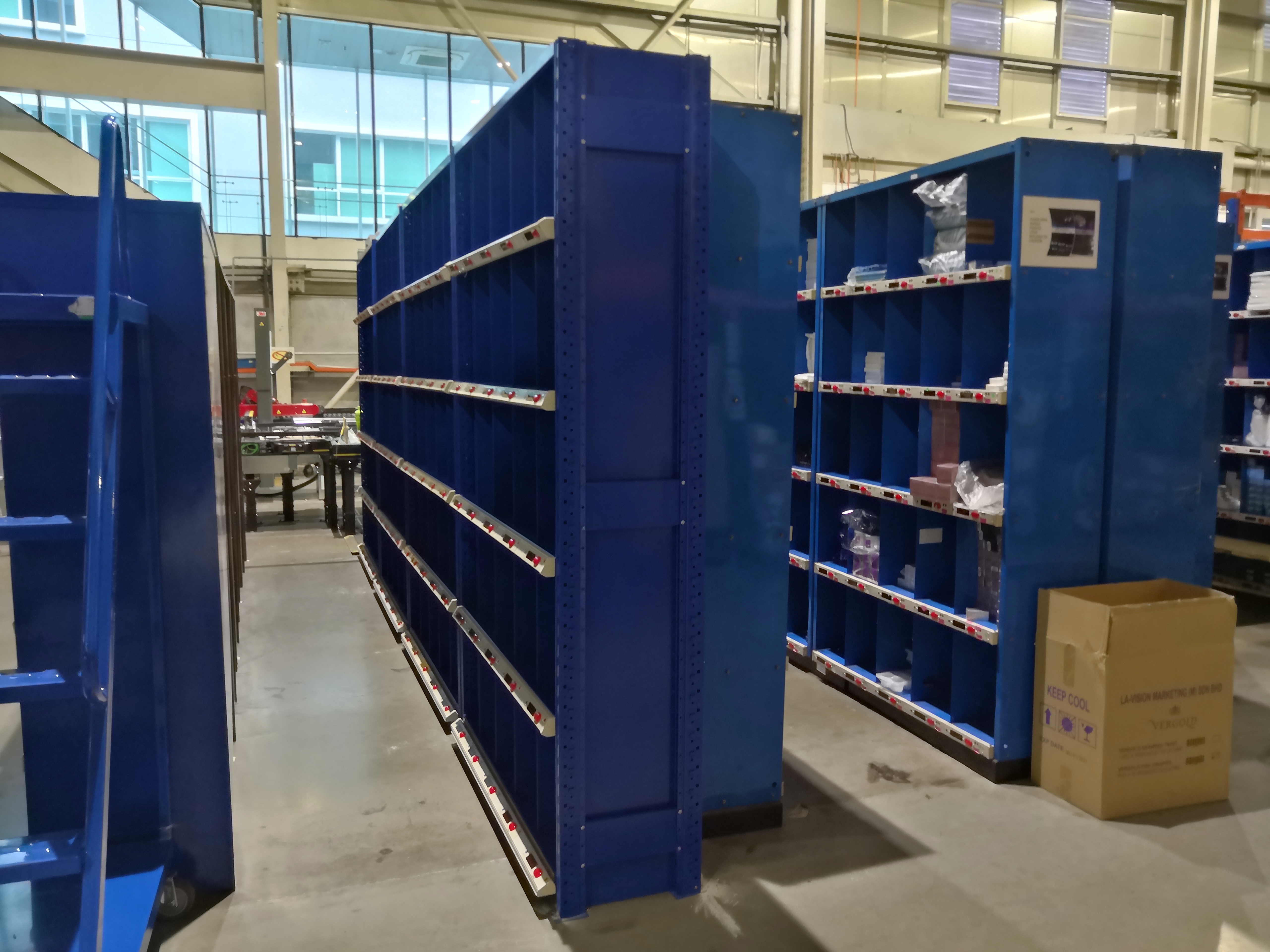 Retail Distribution Warehouse using our Pick-To-Light System